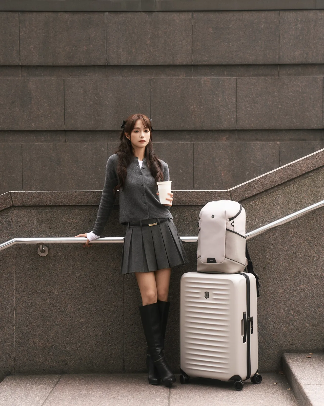 Victorinox Airox Advanced则主打超轻量设计以及都会美学线条。品牌提供