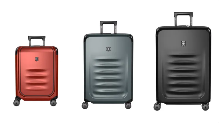 Victorinox Spectra 3.0可擴展式旅行箱Carry-on（左起）／2萬1300元、M號／2萬6000元、L號／2萬8000元。品牌提供
