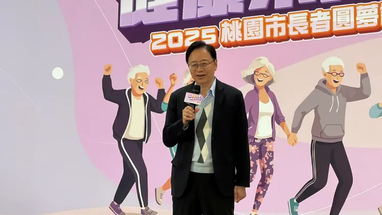 張善政鼓勵年輕長輩們透過有系統的運動處方保持身體健康。張沛森攝