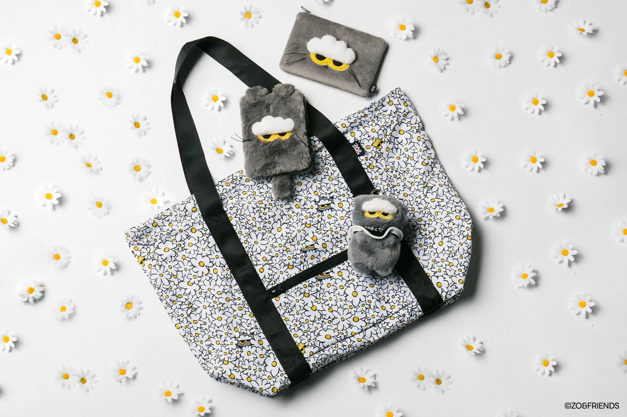 CASETiFY特别推出限量「CASETiFY独家ZOA绒毛吊饰」，并抢先一周推出「ZOA护照套」、「ZOA收纳小包」、及「ZO&FRIENDS 可折叠旅行袋」等三款精选产品。CASETiFY提供