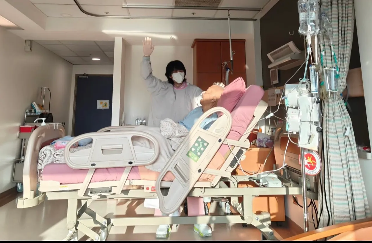 Summer分享
萧敬腾在岳父住院期间陪伴的照片。翻摄SummerIG