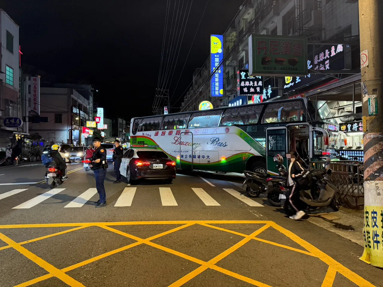 事故现场，杨梅警分局提供