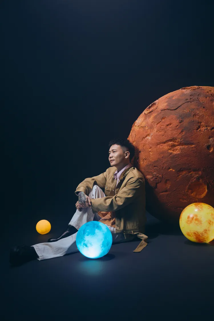 蕭秉治以《恆星》傳達穩定而深刻的情感。相信音樂提供