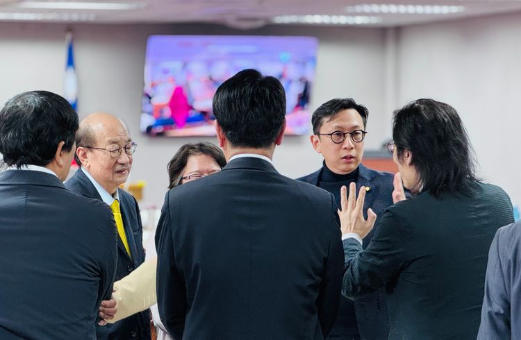 AI基本法朝野協商達共識　韓國瑜肯定葛如鈞送了「8個字」