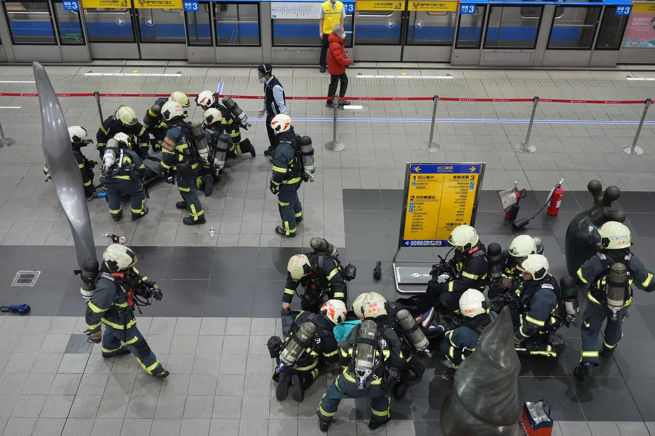 后续演练将扩大至台北车站等四铁共构场域，强化大规模疏散能力。彭欣伟摄