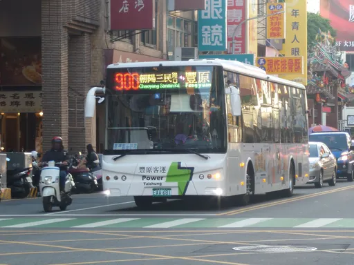 台中公车日少800班次　逾6成驾驶年过半百！议员：恶性循环