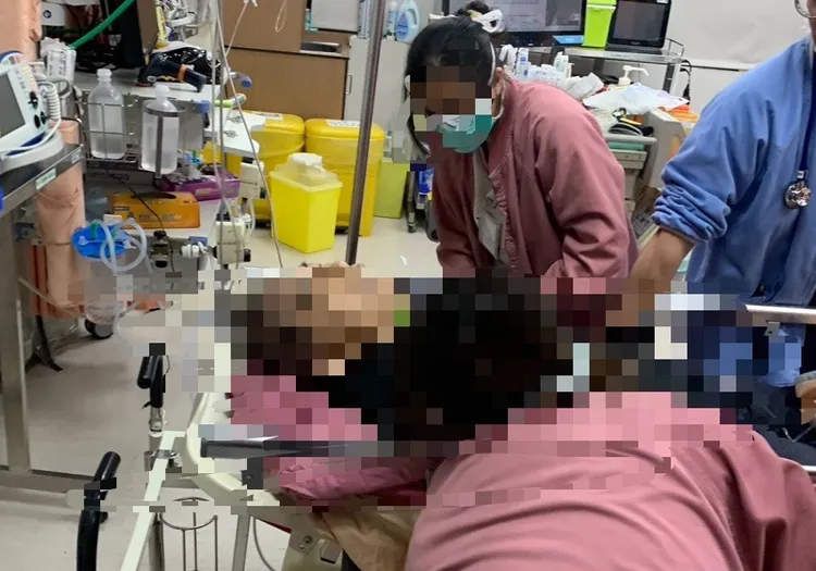 李明峯昨晚在摩鐵房間受傷，被送往永康奇美醫院救治，並無大礙，現住院休養中。讀者提供