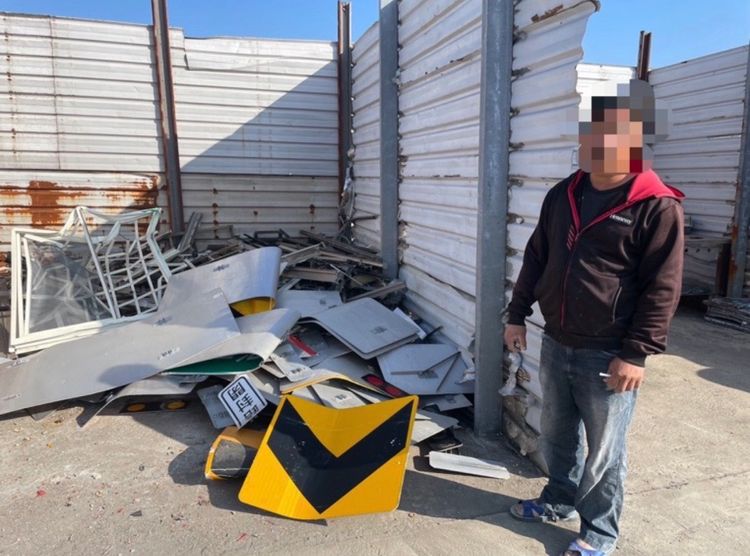 想害誰！竊賊嘉義山區偷406面交通標誌變賣　下場曝光