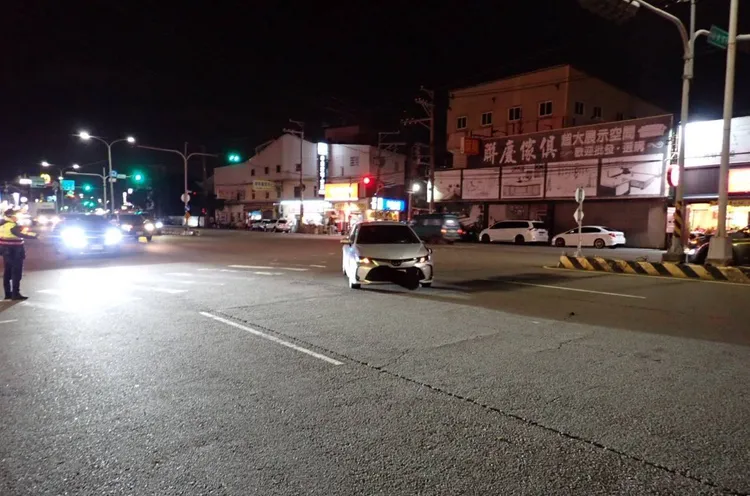 事故地點在台中市清水區中華路、海濱路口。民眾提供