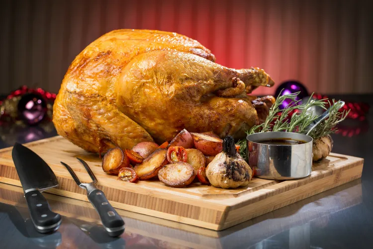 深受台北城中饕客喜愛的「文華Café」將於12/25至12/28推出期間限定全自助式聖誕饗宴，除可無限暢快朵頤海鮮吧，還有現切爐烤肋眼牛排與烤火雞。台北文華東方酒店提供