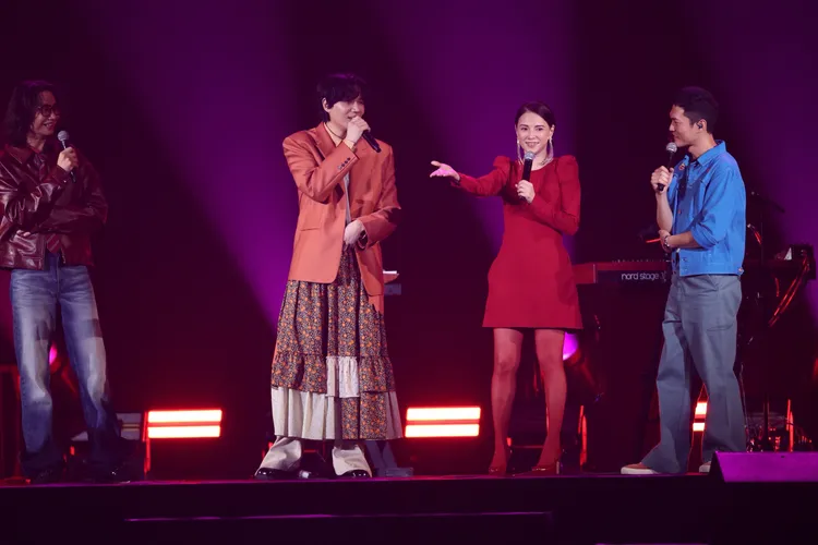 宇宙人大玩「心潔」（心結）諧音哏。彭欣偉攝