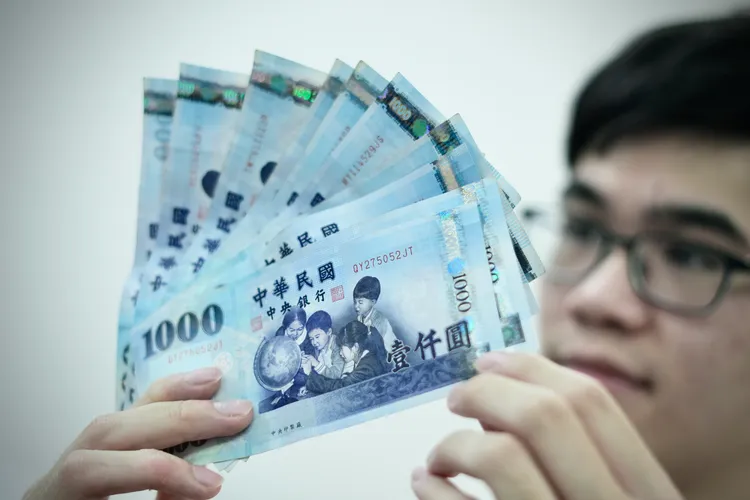 嘉義市通過普發現金6000元提案。攝影中心