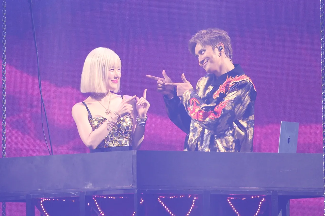 罗志祥与DJ SODA合跳超萌手势舞。彭欣伟摄