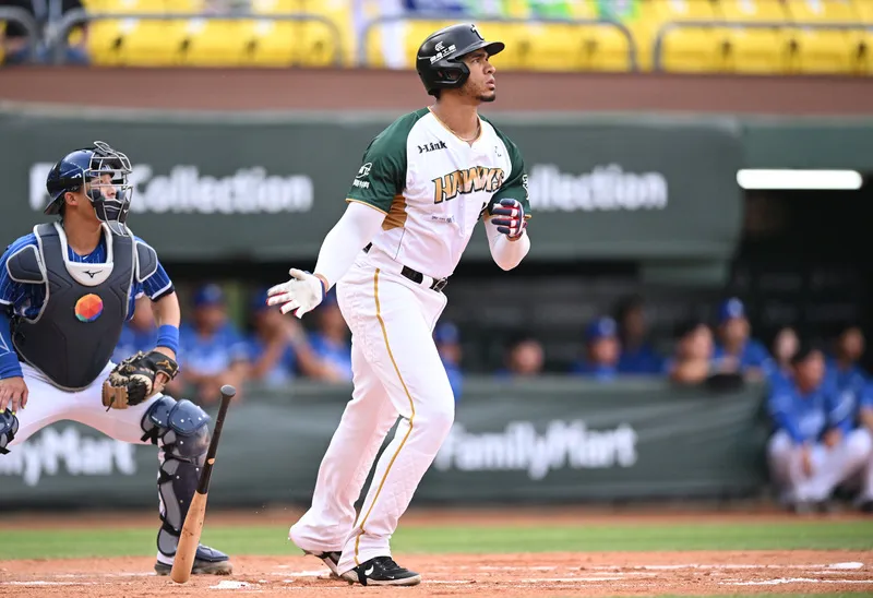 台钢雄鹰「运钞车」再开出来！砸2200万续约洋砲魔鹰