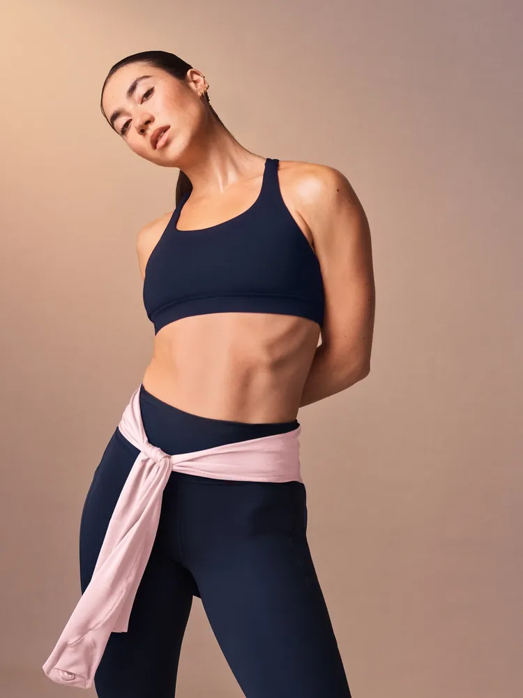 lululemon另也替人氣單品注入沉穩靛藍色。品牌提供