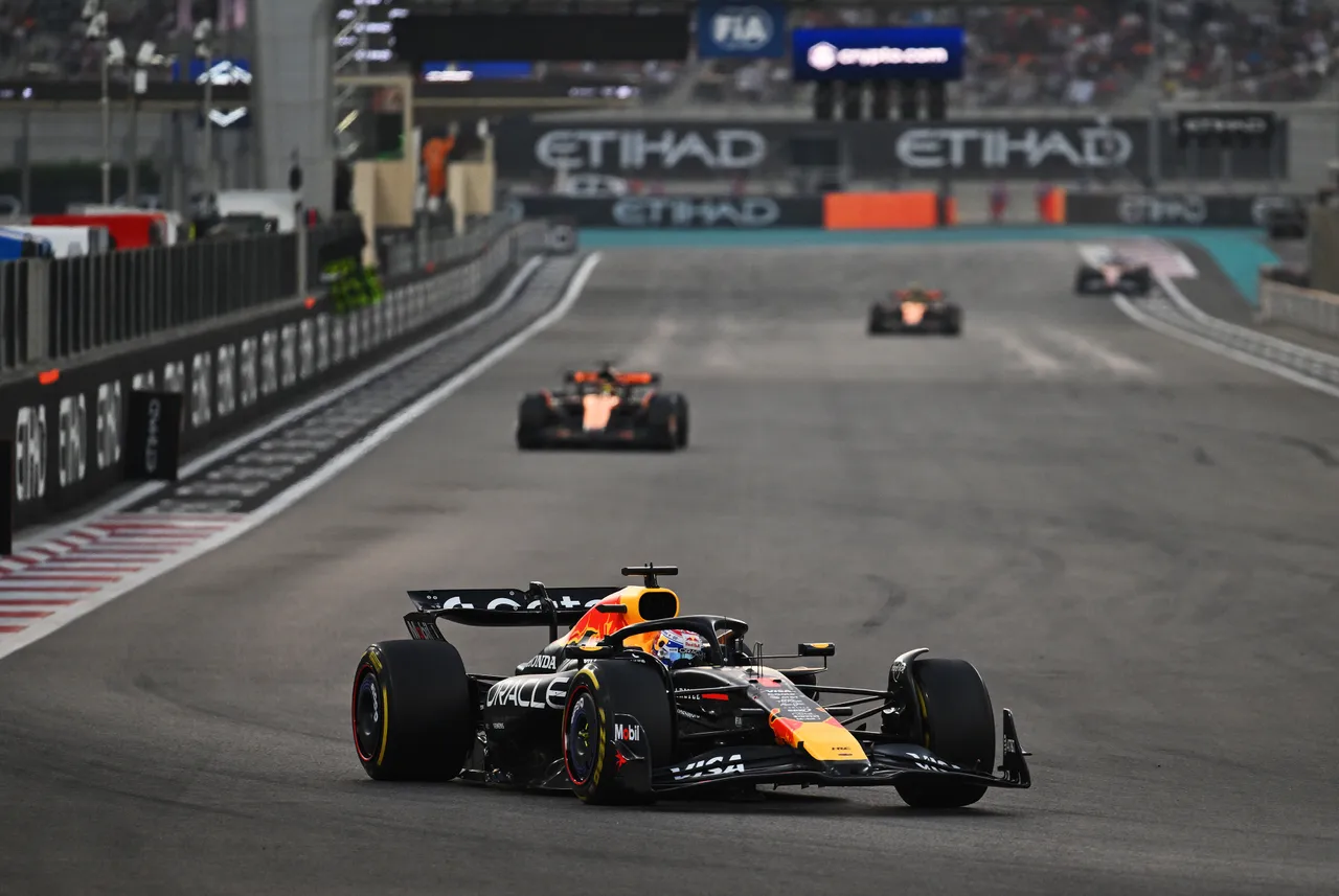 Max Verstappen自9月义大利大奖赛起，积分从230分一路狂飙至421分。Red Bull提供