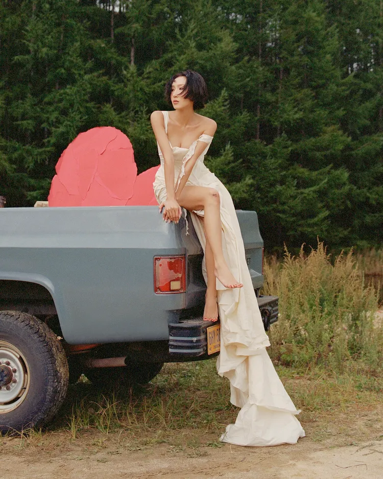 閃耀新北1314跨河煙火位於淡水漁人碼頭的「星光舞台」，由韓國人氣天后HWASA壓軸演唱。文化局提供