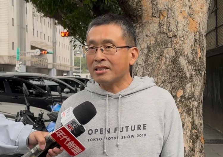 诚泰前副董林致光遭林颖孟控诉家暴，今出庭坚决否认有施暴情事。谢亚庭摄