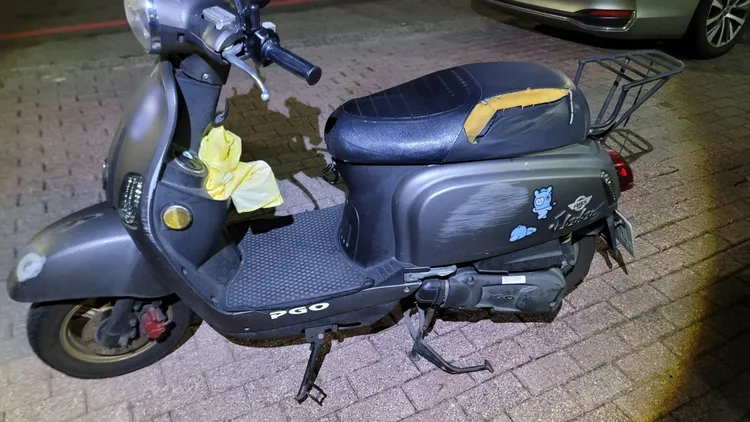 高女騎車摔車擦撞夏女車輛後卻未停下報警，被依法開罰。翻攝畫面