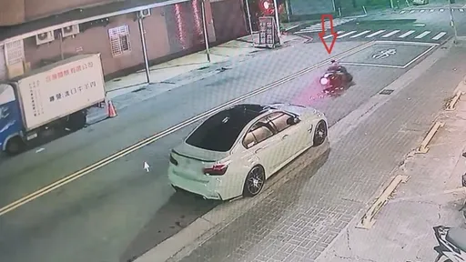 摔车擦撞旁车未停留　带伤女骑士被罚肇逃