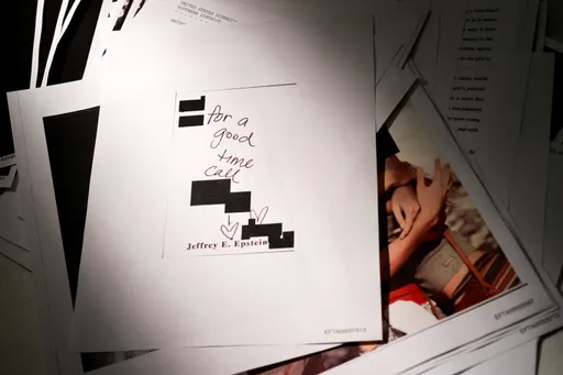 又蹦出淫魔新证据？美司法部：发现逾百万份艾普斯坦案文件