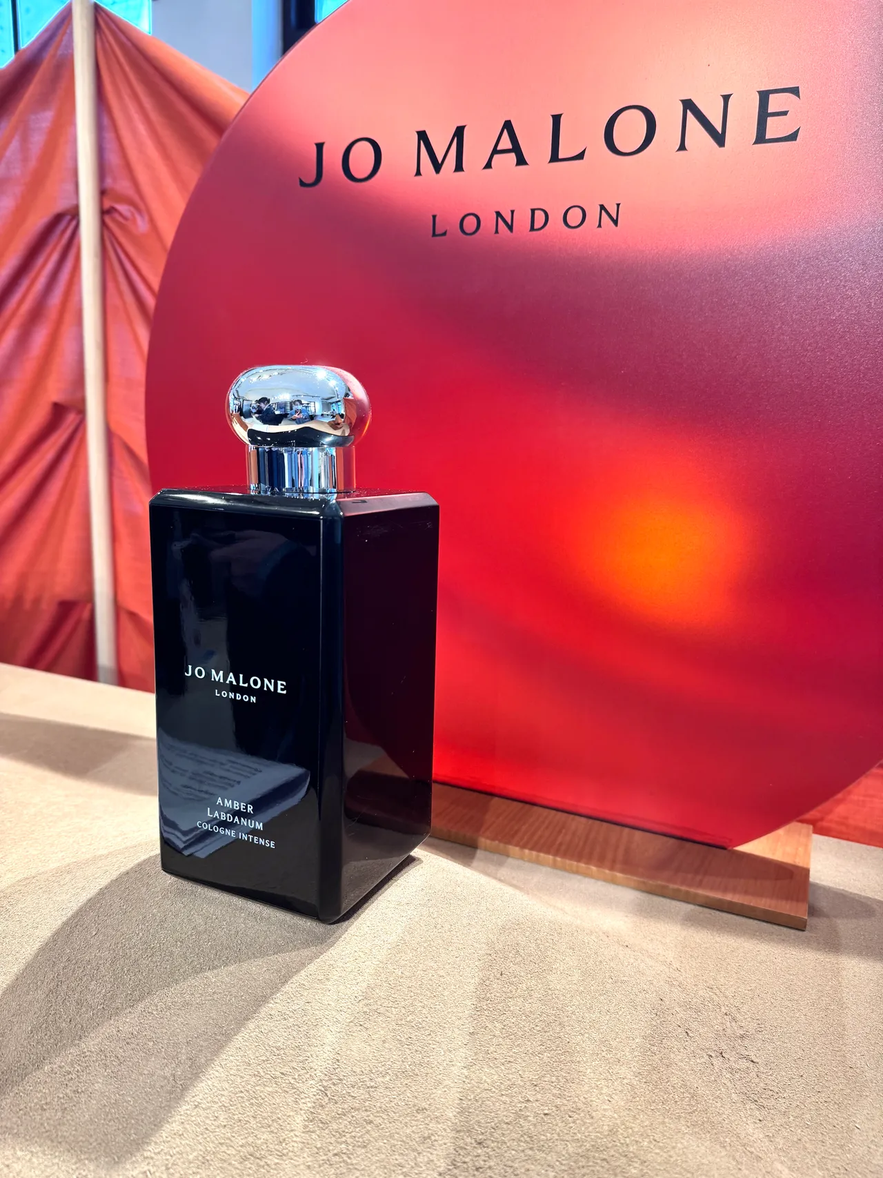 Jo Malone London琥珀与岩蔷薇芳醇香水，50ml／5750元、100ml／7950元。品牌提供。张家玲摄