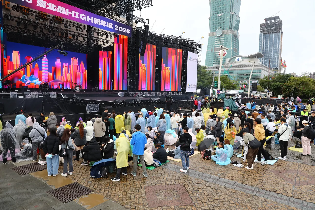 民众已陆续进场。彭欣伟摄