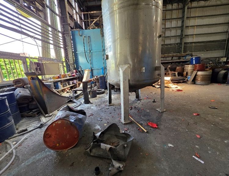 清洗廢液桶槽遇爆炸！工人摔落地不治　竟是「撒旦之母」釀禍