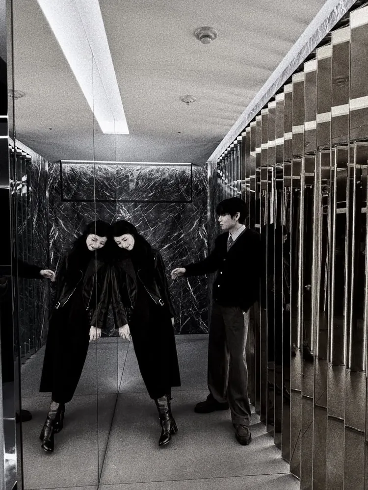 秀智（左）與V。翻攝秀智IG