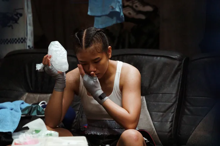 女主角林怡婷笑稱自己練拳擊練到都快忘記是要拍戲，以為是要去打比賽。華映提供