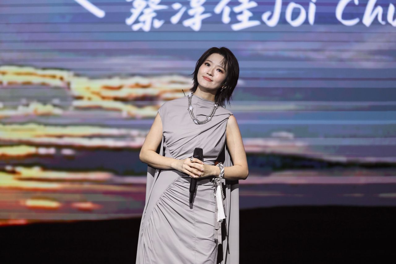 蔡淳佳出道25周年首度在台開唱 恰遇結婚記念日「2字」回老公動向