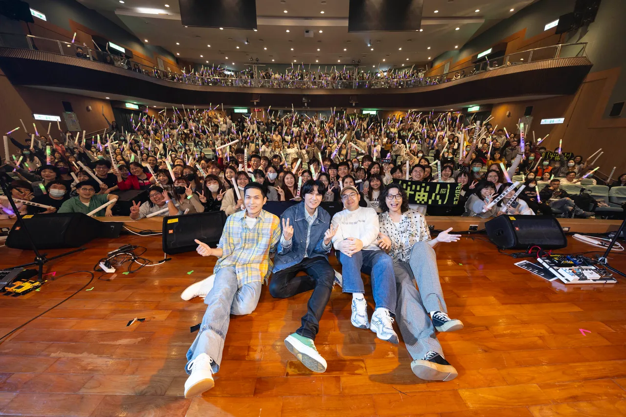 宇宙人才唱完小巨蛋，又前往「彰基医护音乐节」献唱。相信音乐提供