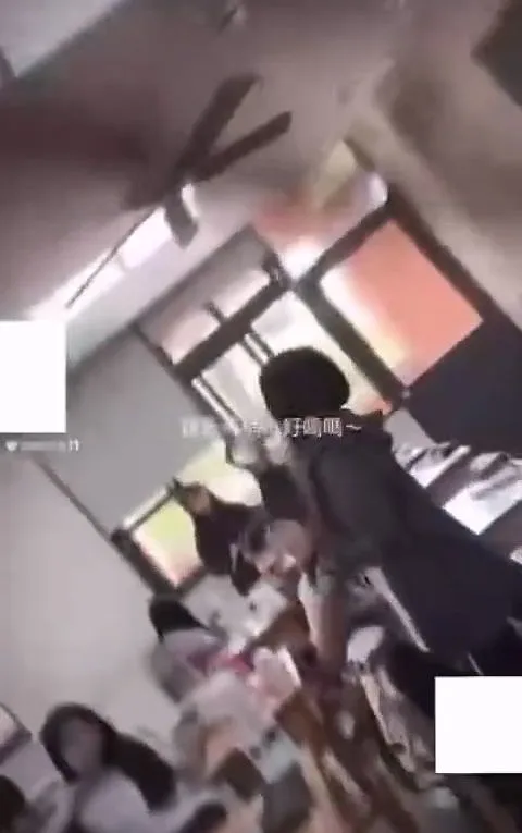 被害人疑似喝下馬桶水。翻攝Threads