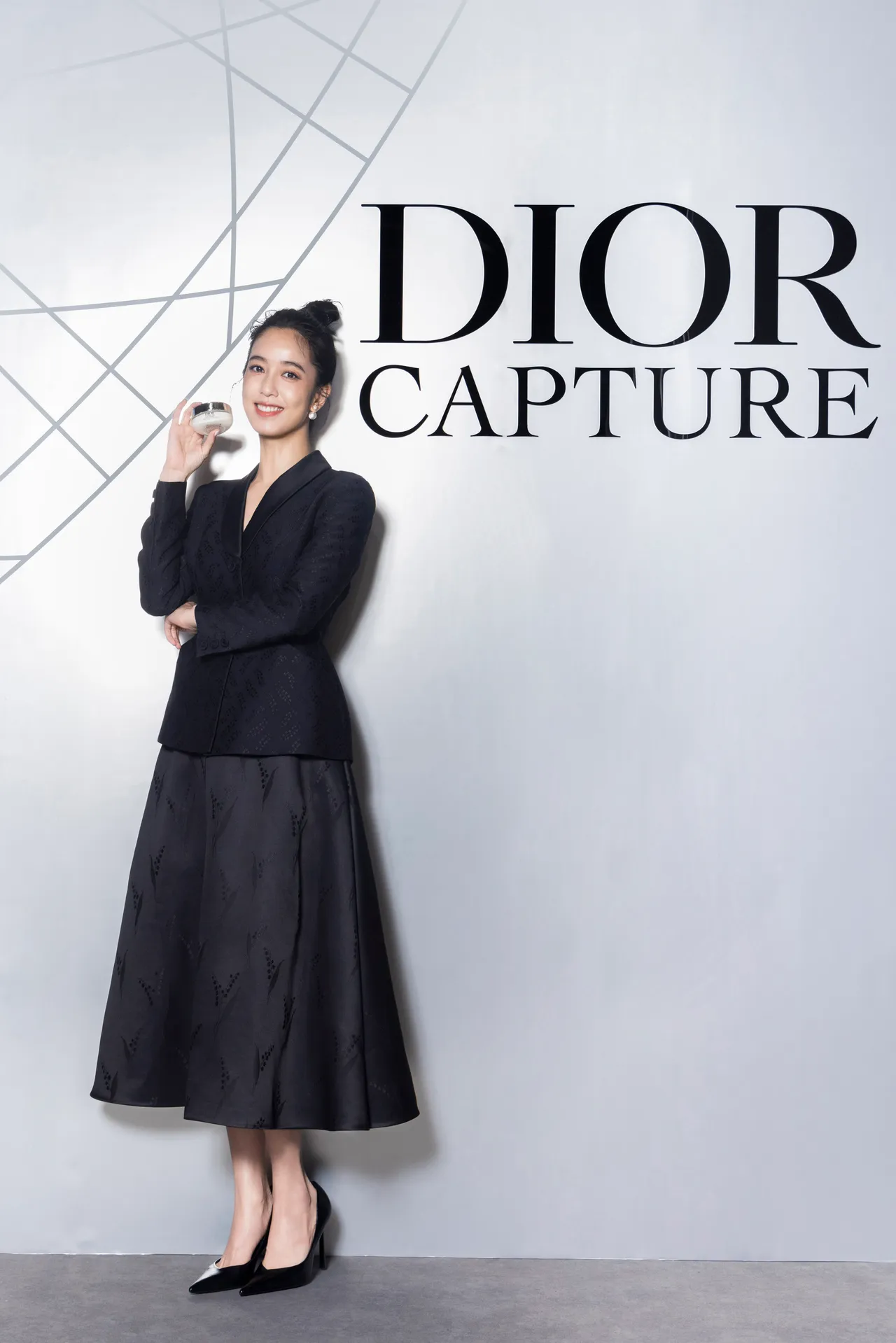 陈庭妮今日出席Dior逆时活氧系列新品发表活动。品牌提供