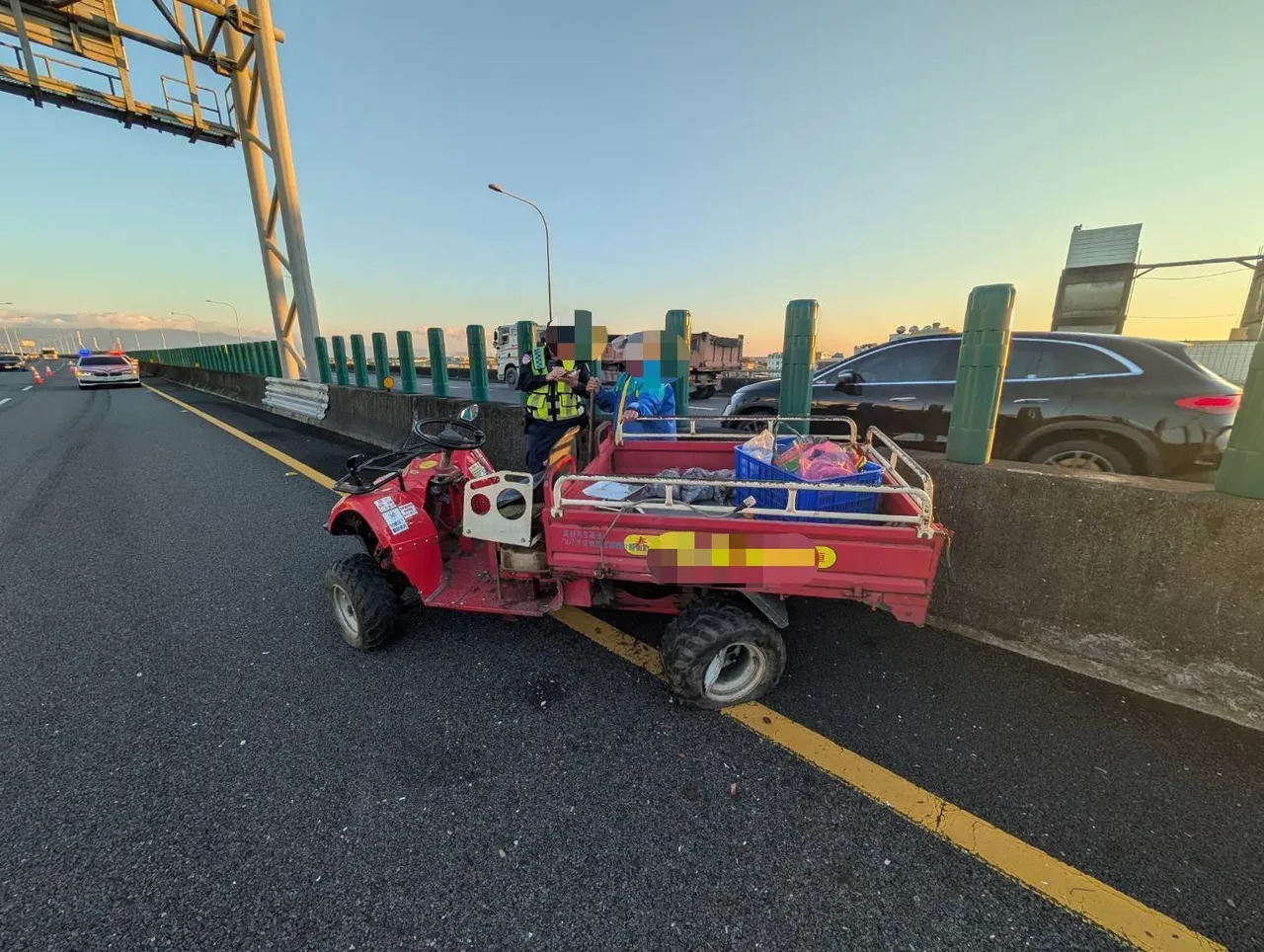 开农用机具闯国道5号！宜兰87岁翁「逆向」惨酿连环撞　最高恐喷4.2万罚缓