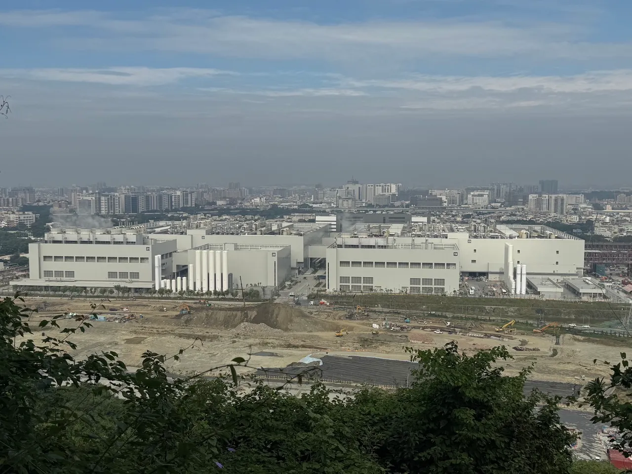 台積電高雄廠P1廠今年開始量產，科技產業鏈建置也將逐年看見成效，當中高雄大學屬於楠梓最具代表生活圈，房市發展持續看好。葉家銘攝