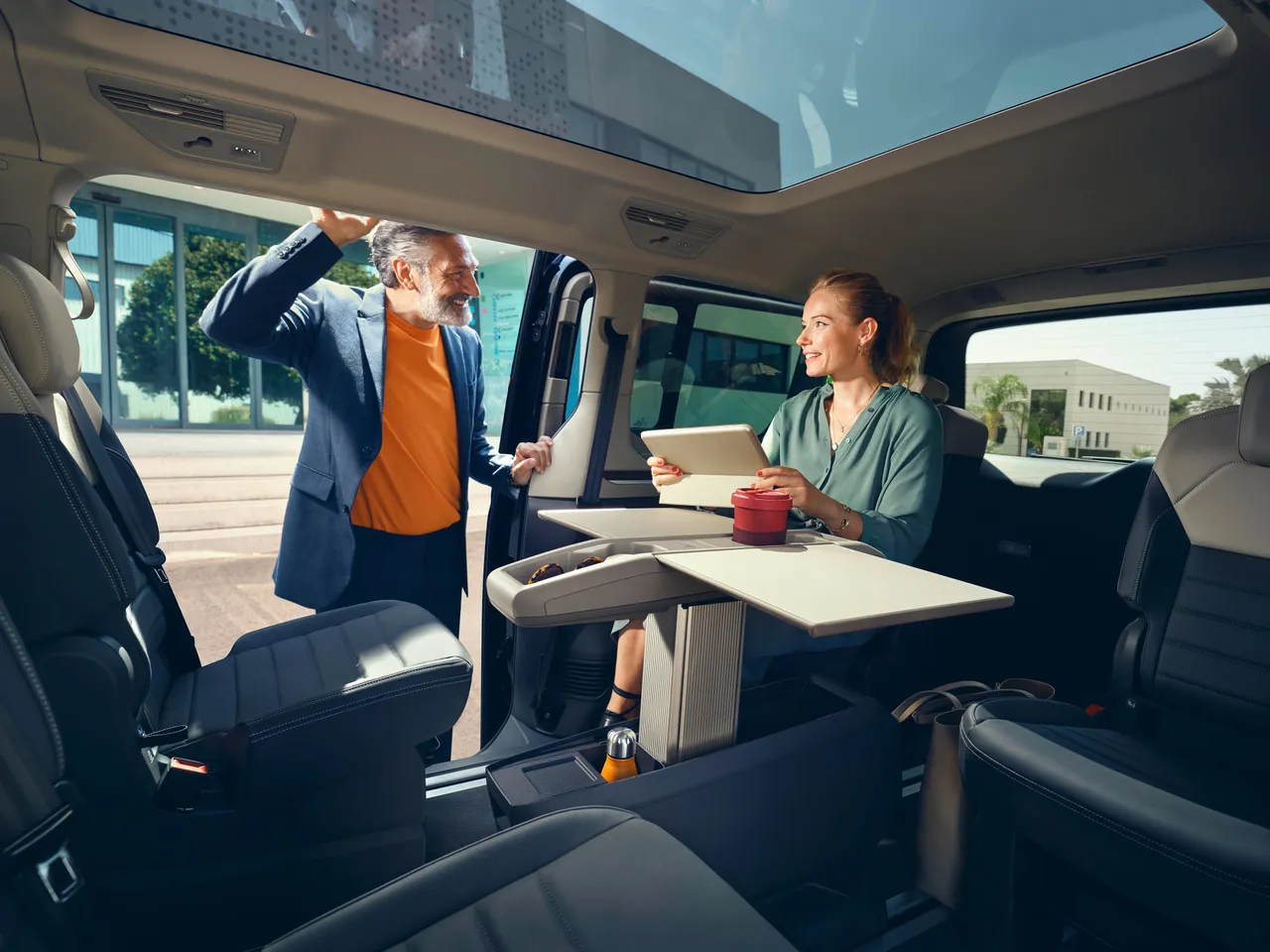 除TDI車型外，Multivan兩款TSI車型亦可選配乘客艙對座模式。業者提供