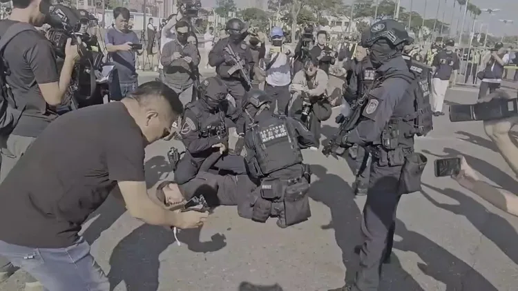 高雄警方23日為跨年晚會進行實地兵棋演練。翻攝畫面