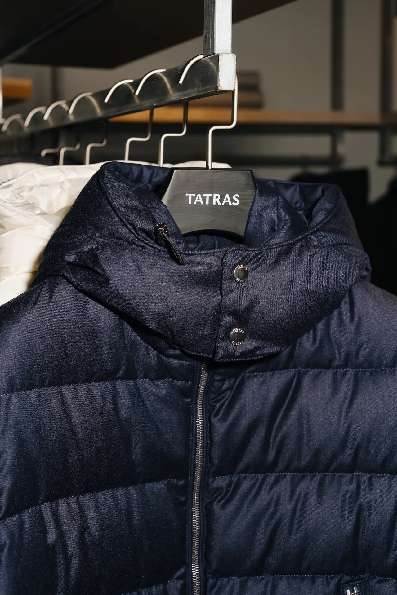 TATRAS的羽绒服融合义大利时尚细节、日本匠人工艺，以及波兰顶级白鹅绒的高效保暖。品牌提供