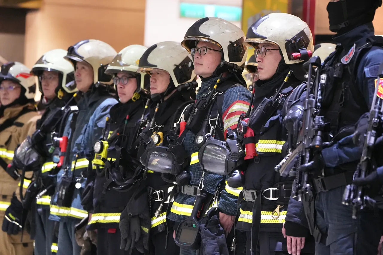 警方、消防及捷运人员参与高强度维安演练。彭欣伟摄