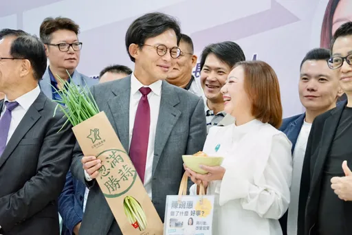 徵召陳琬惠選宜蘭縣長！黃國昌贈「三星蔥」：宜蘭鄉親最好選擇