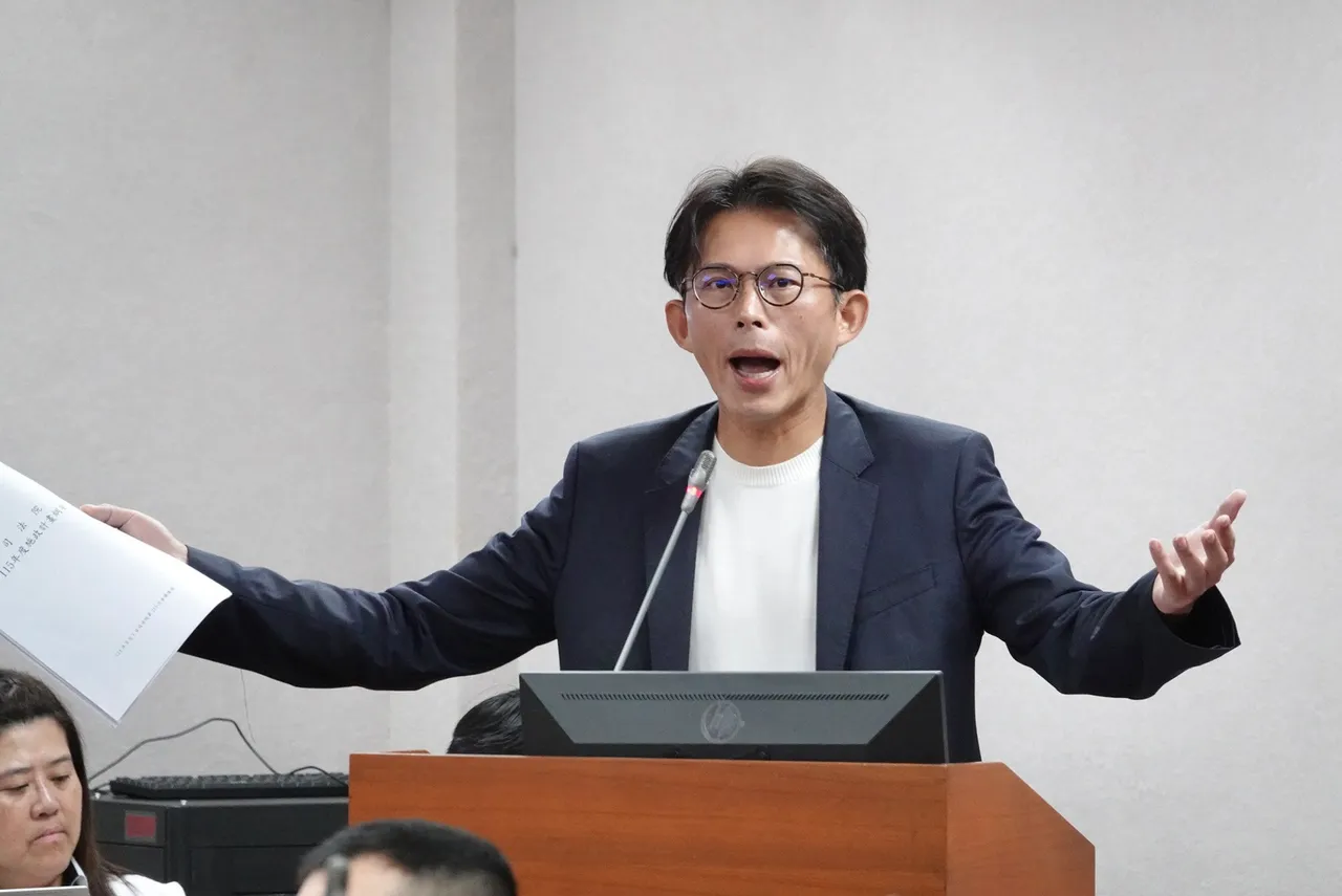 5大法官复活宪法法庭！黄国昌轰「自欺欺人」：连小学生班会都不如