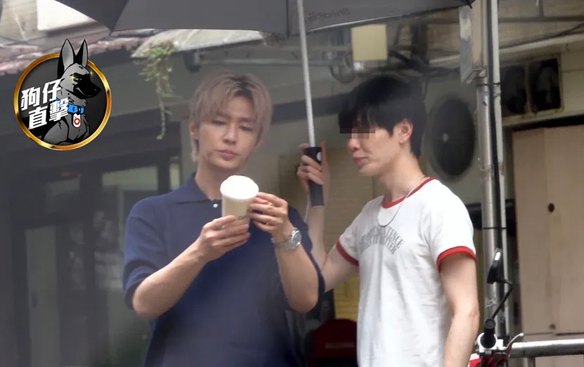 炎亚纶（左）曾被拍到让男友Xuan一路为他遮风挡雨。特勤中心摄