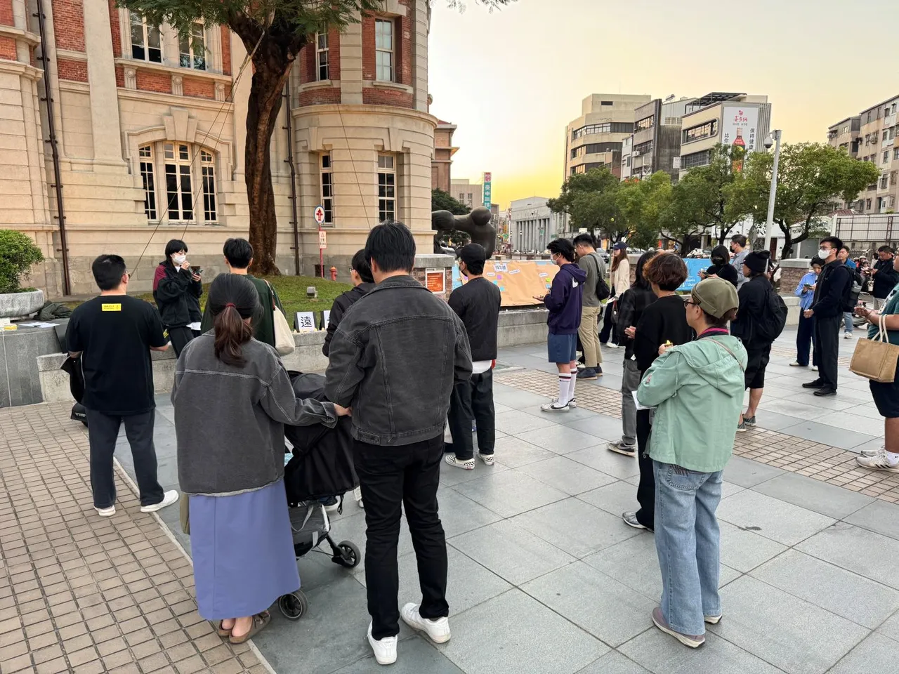 香港、台湾人权团体等民间社团7日在台南举办举办悼念会。翻摄画面