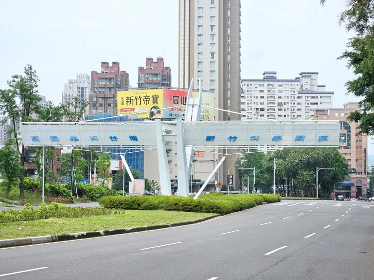 在銀行房貸緊縮與信用管制持續影響下，科學園區周遭房市買氣疲弱，政大永慶科學園區房價指數再度走跌。永慶房產集團提供