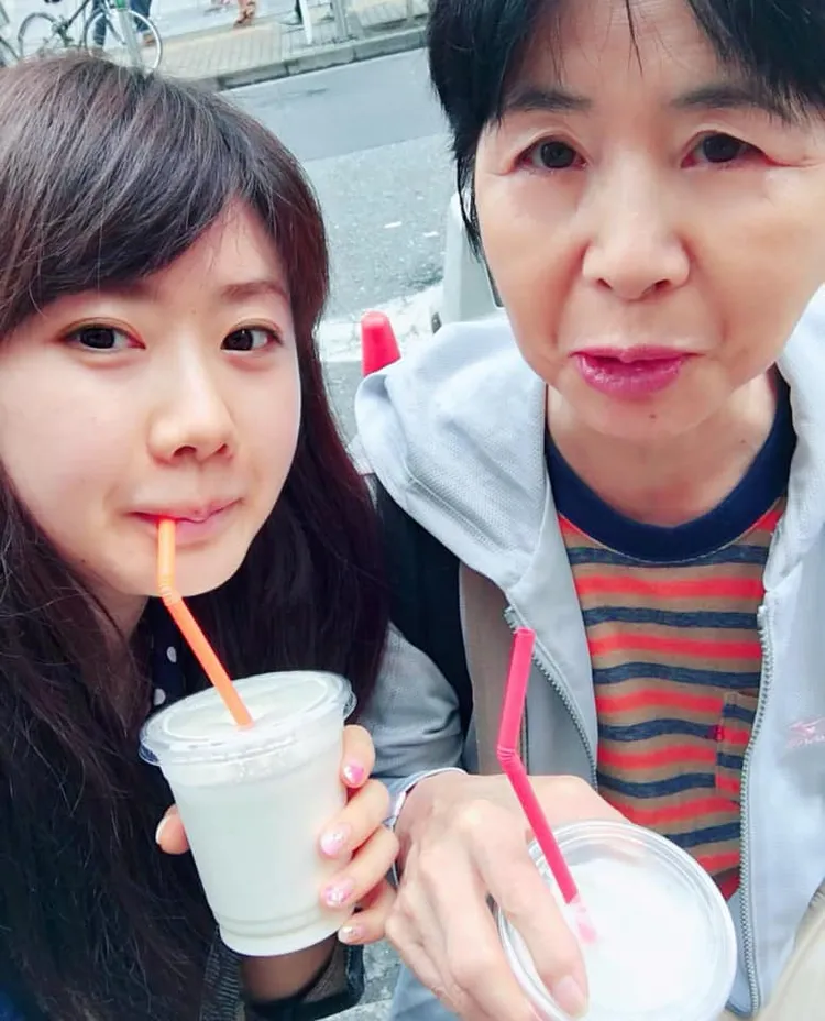 福原愛媽媽來台灣幫忙照顧小孩。翻攝福原愛臉書