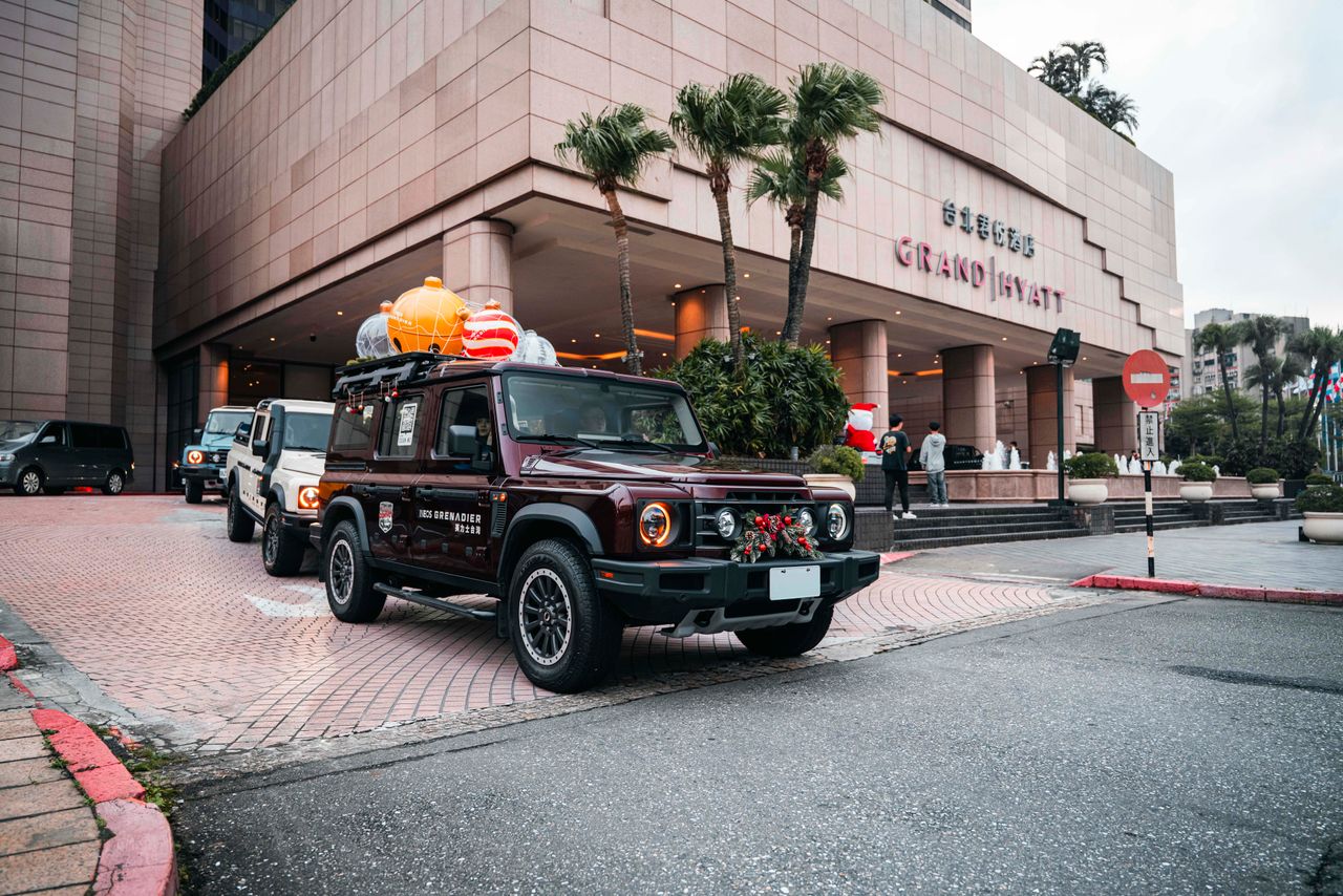 INEOS Grenadier英倫硬派耶誕 車隊巡遊點亮台北街頭