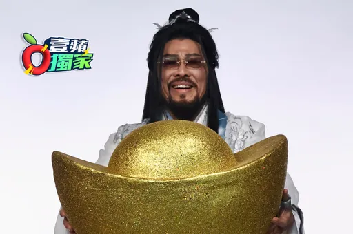 独家专访｜张菲股市大户曾赚5亿也赔1亿多！手握上亿股票「对我来说很普通」