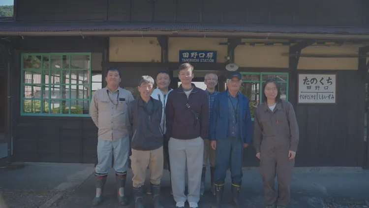 李國煌搭日本搭乘銚子電鐵及大井川蒸汽火車，見證日本職人精神。公視、新傳媒提供