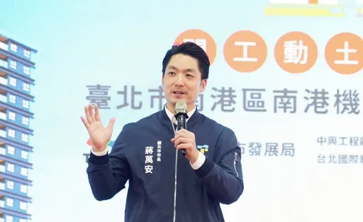 被王世坚评「已断奶」　蒋万安暖心祝福：额头早日康复